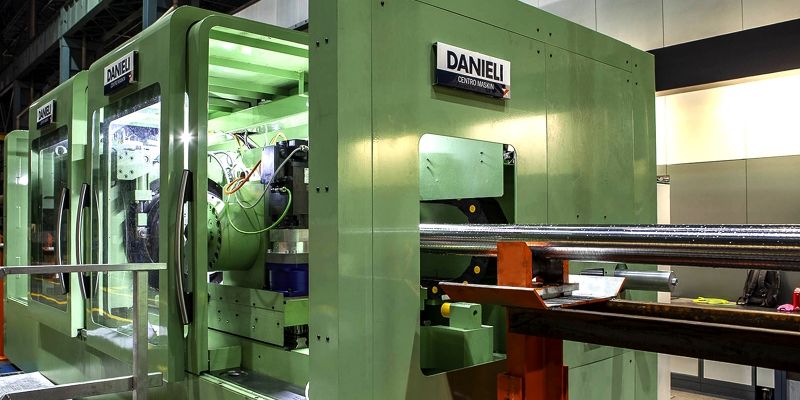 Products › Long › Peeling Machines Precision centreless turning machines  for ‹ Danieli