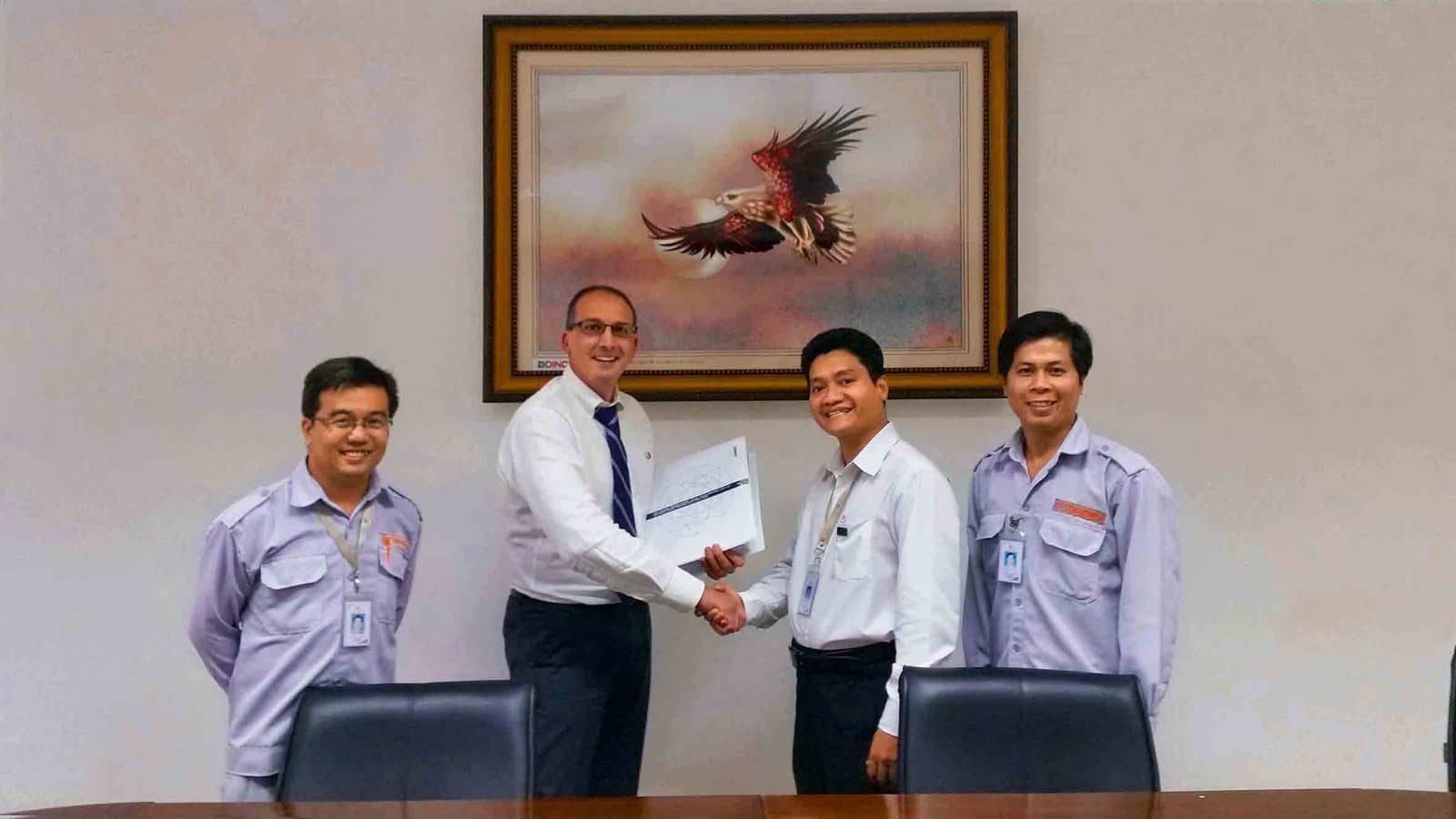 Souvenir photo of the contract signing ceremony